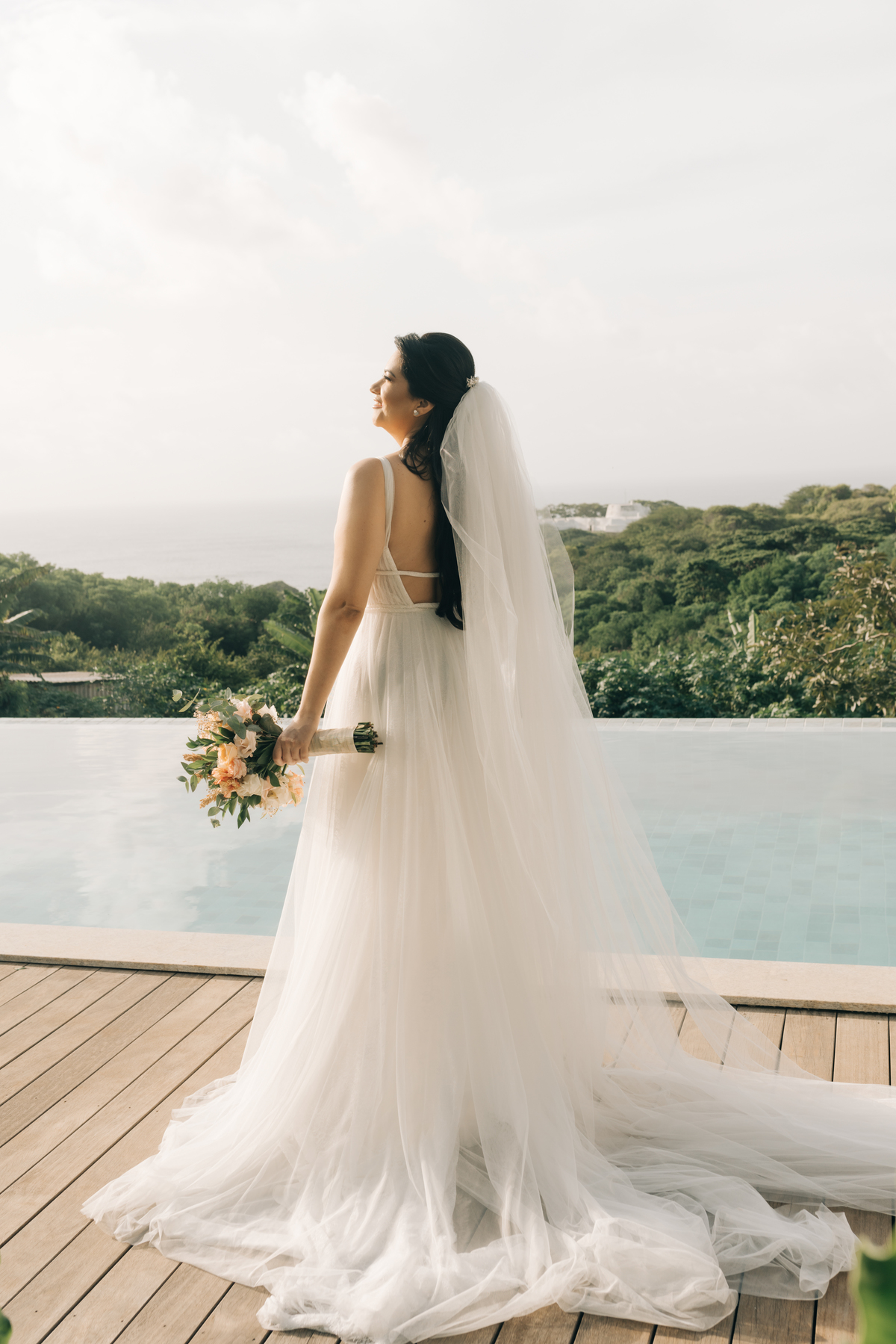 Sessão de fotos da noiva em Fernando de Noronha.