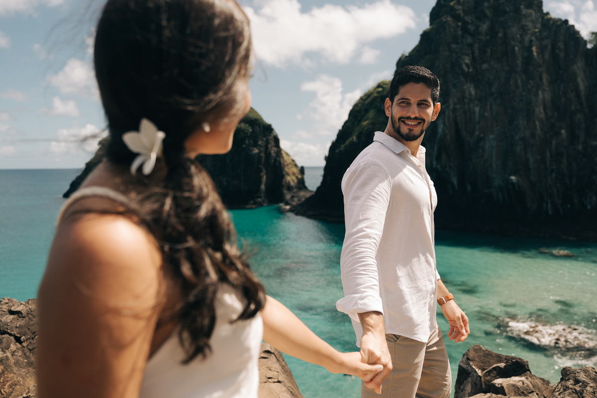 Ensaio de casal em Fernando de Noronha.