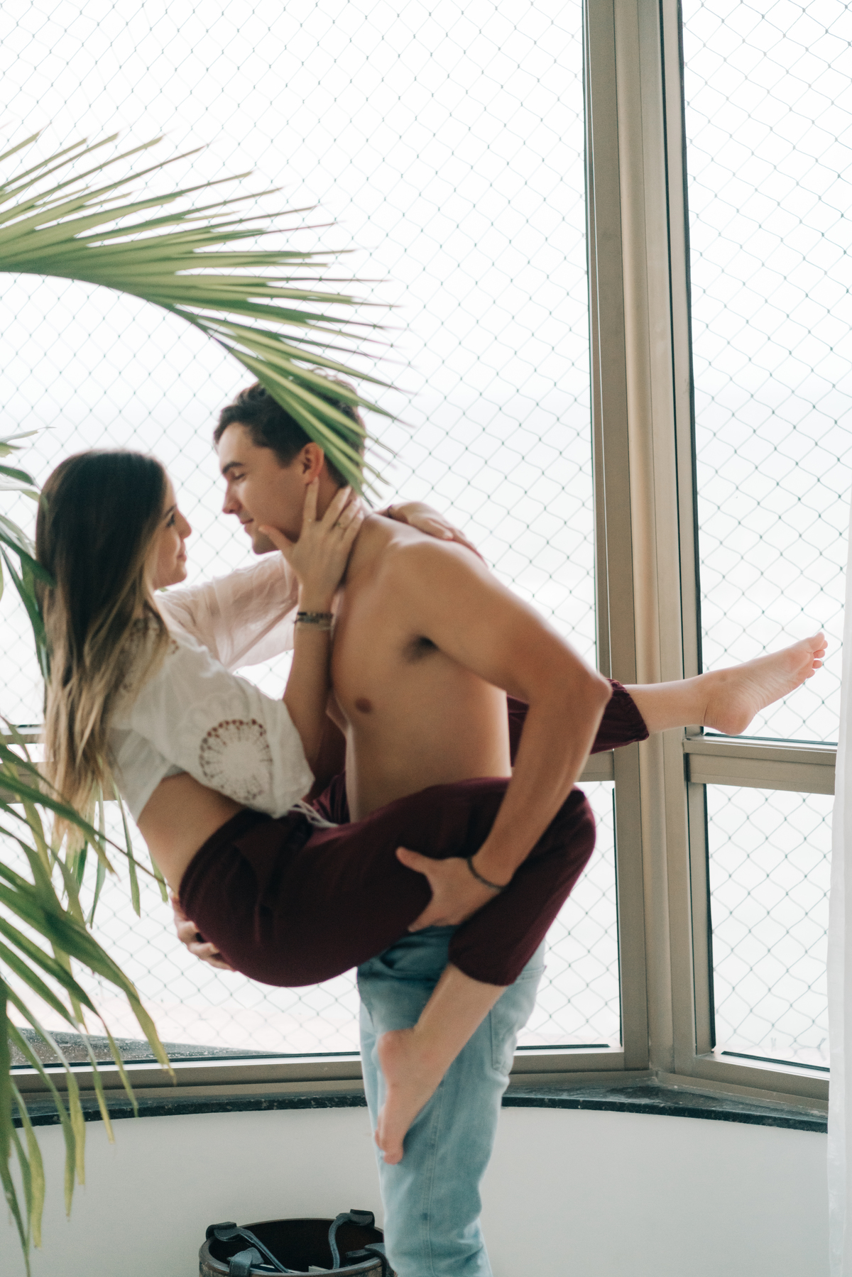 Ensaio pré casamento em casa.