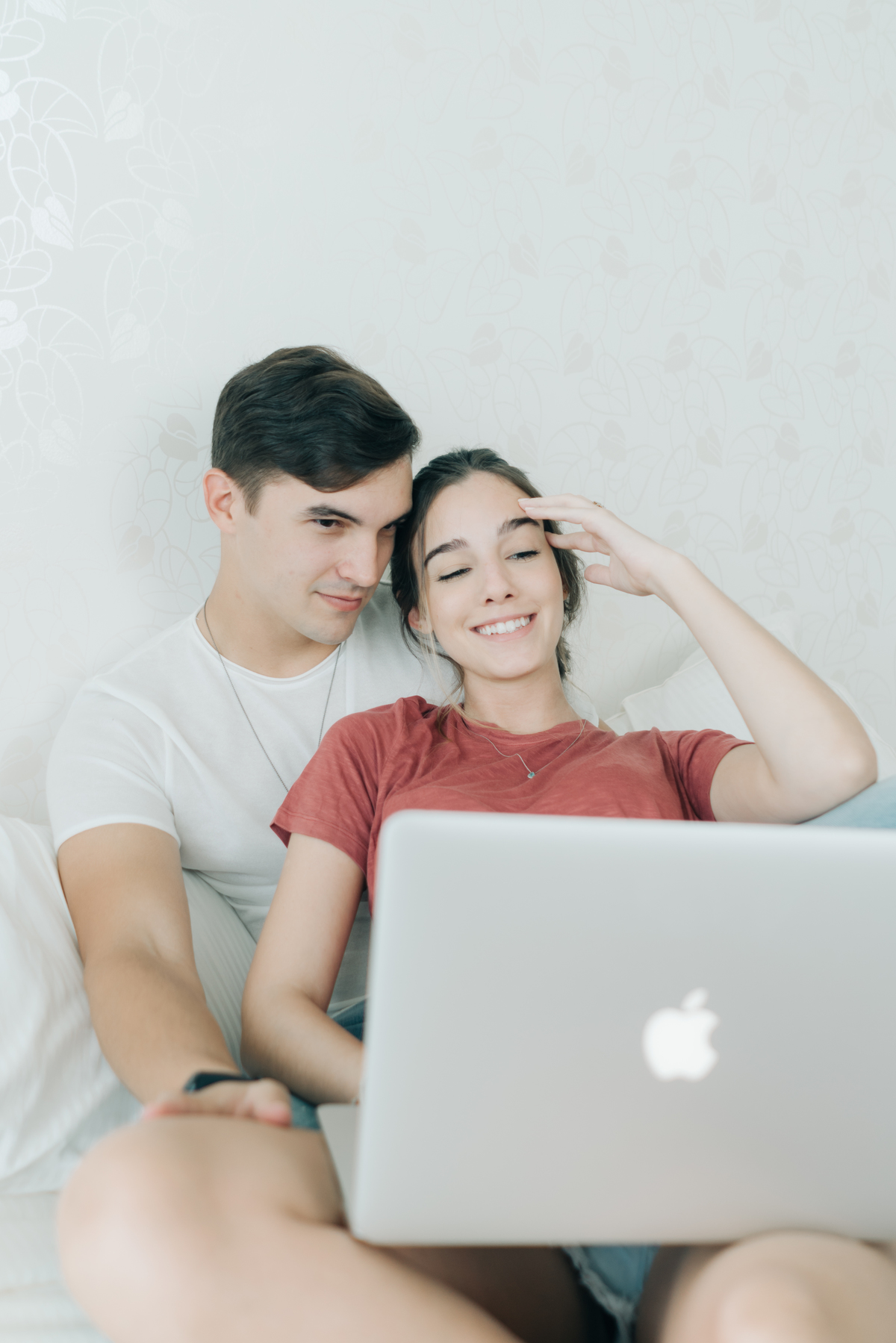 Ensaio de casal em casa.