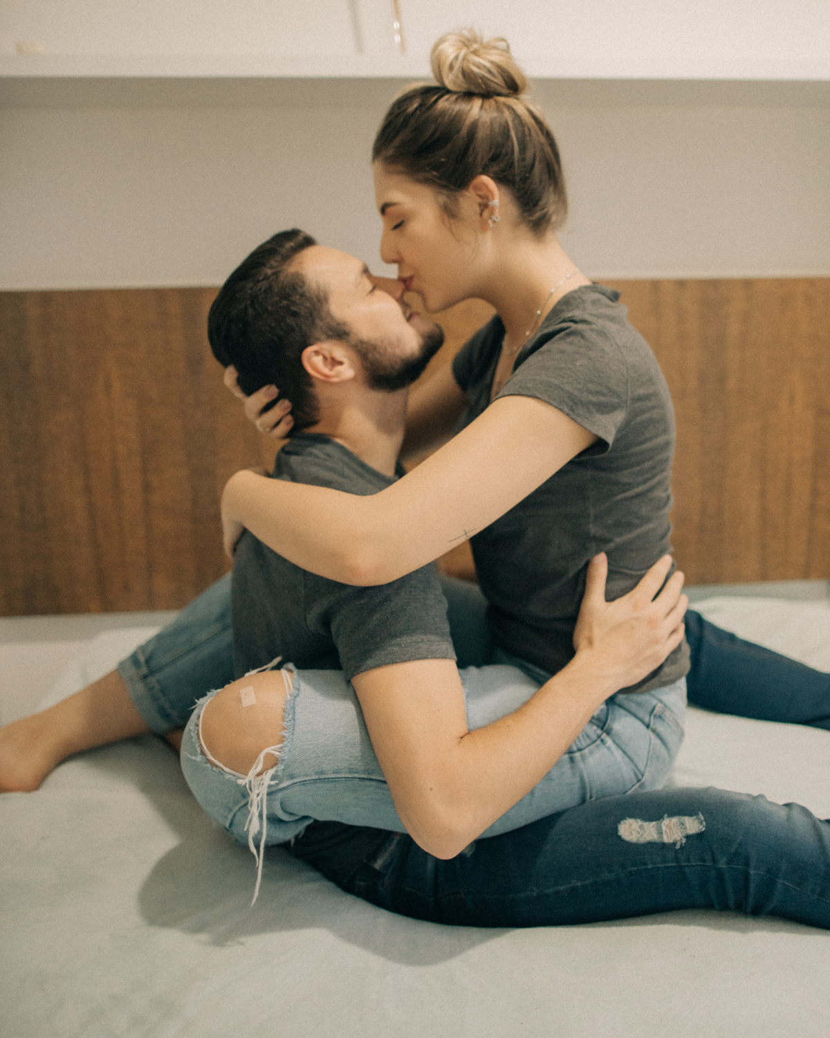 Ensaio de casal em casa.