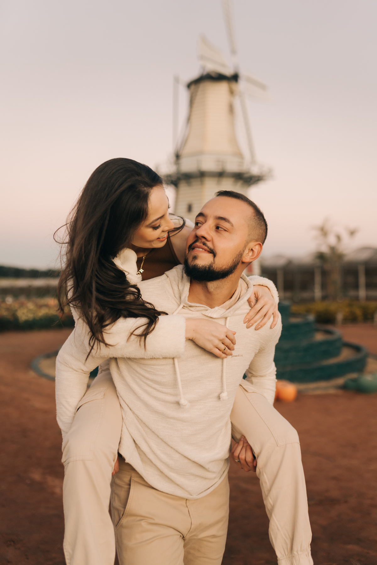 Fotos de casal em Holambra.