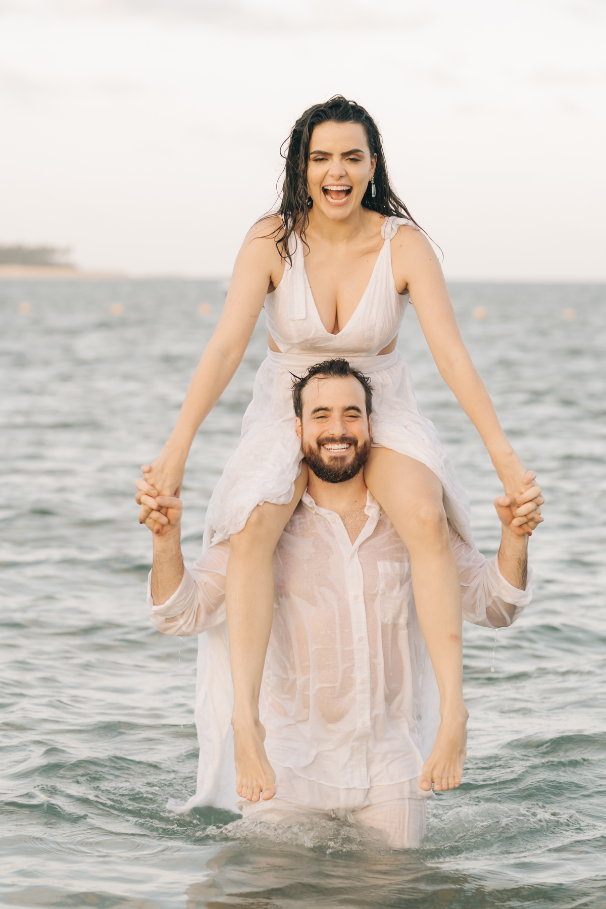 Ensaio pré wedding na praia dos Carneiros.