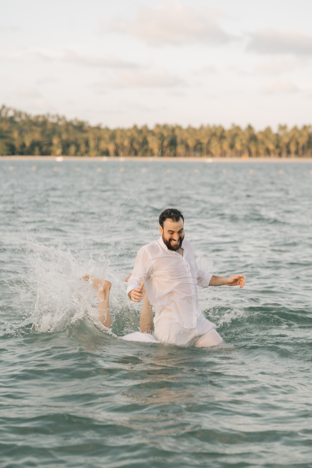 Ensaio pré wedding na praia dos Carneiros.