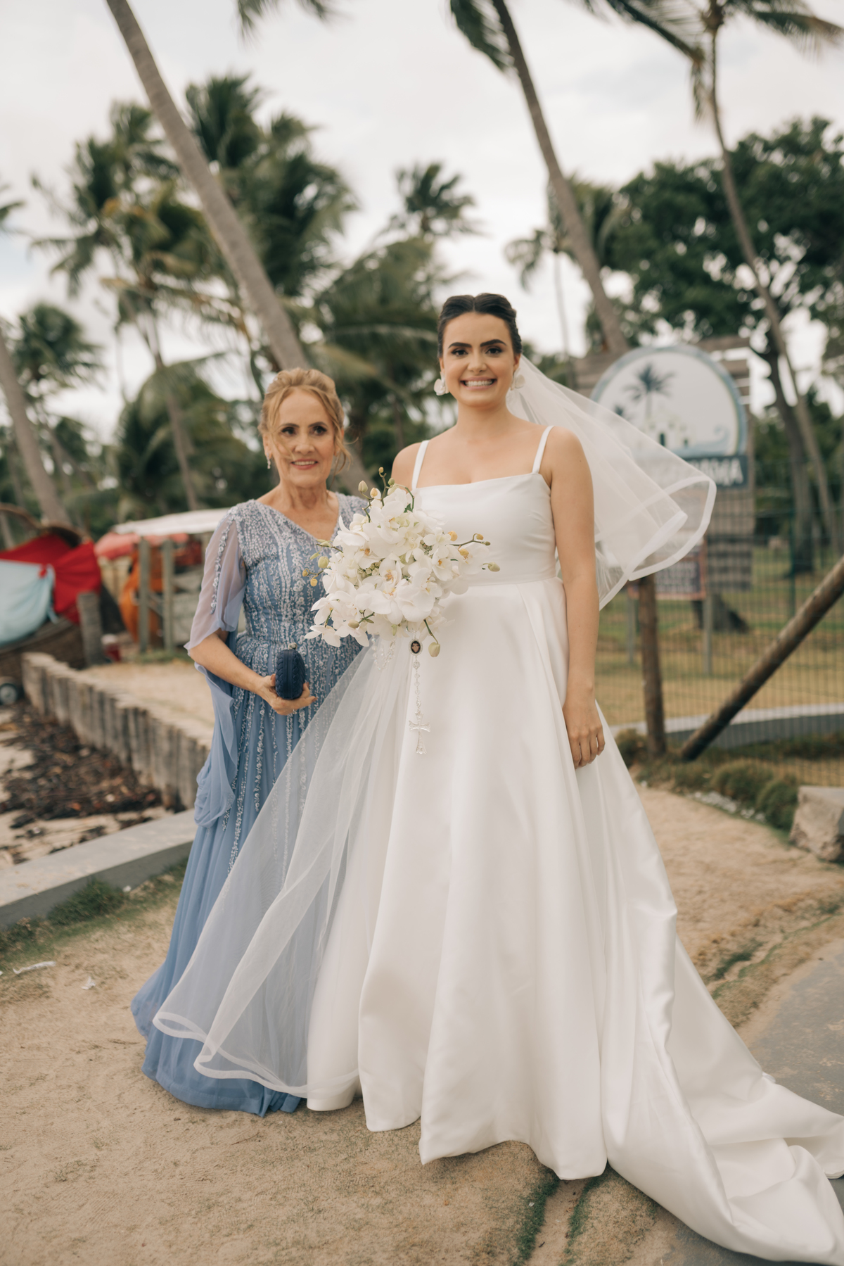 Noiva chegando na igreja dos Carneiros.