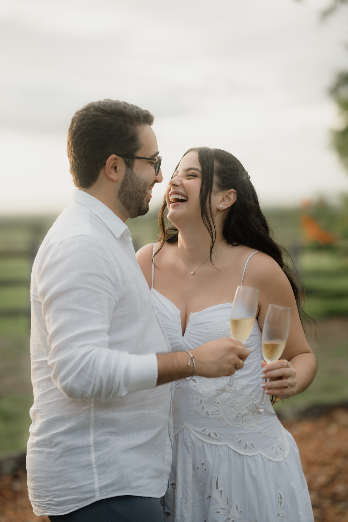 Ensaio pré wedding no por do sol.