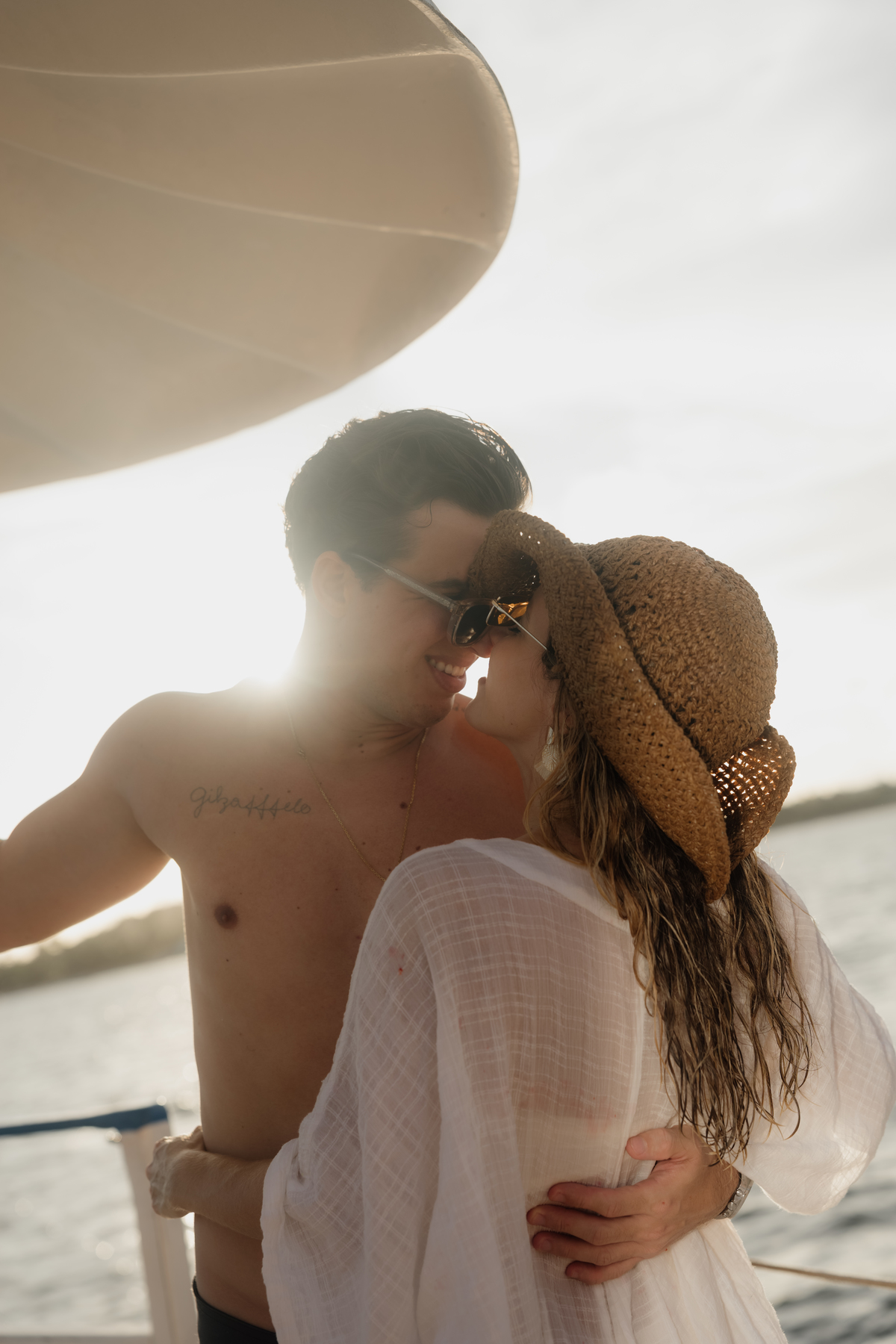 Festa no barco em Tamandaré.