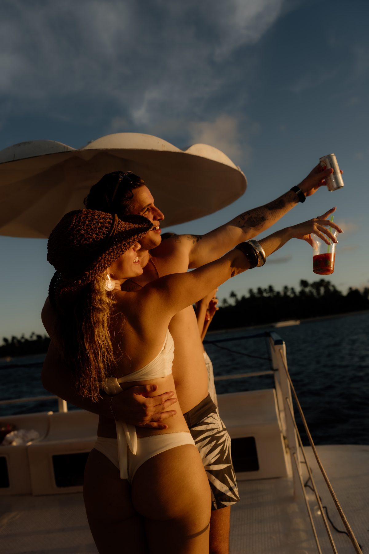 Festa no barco em Tamandaré.