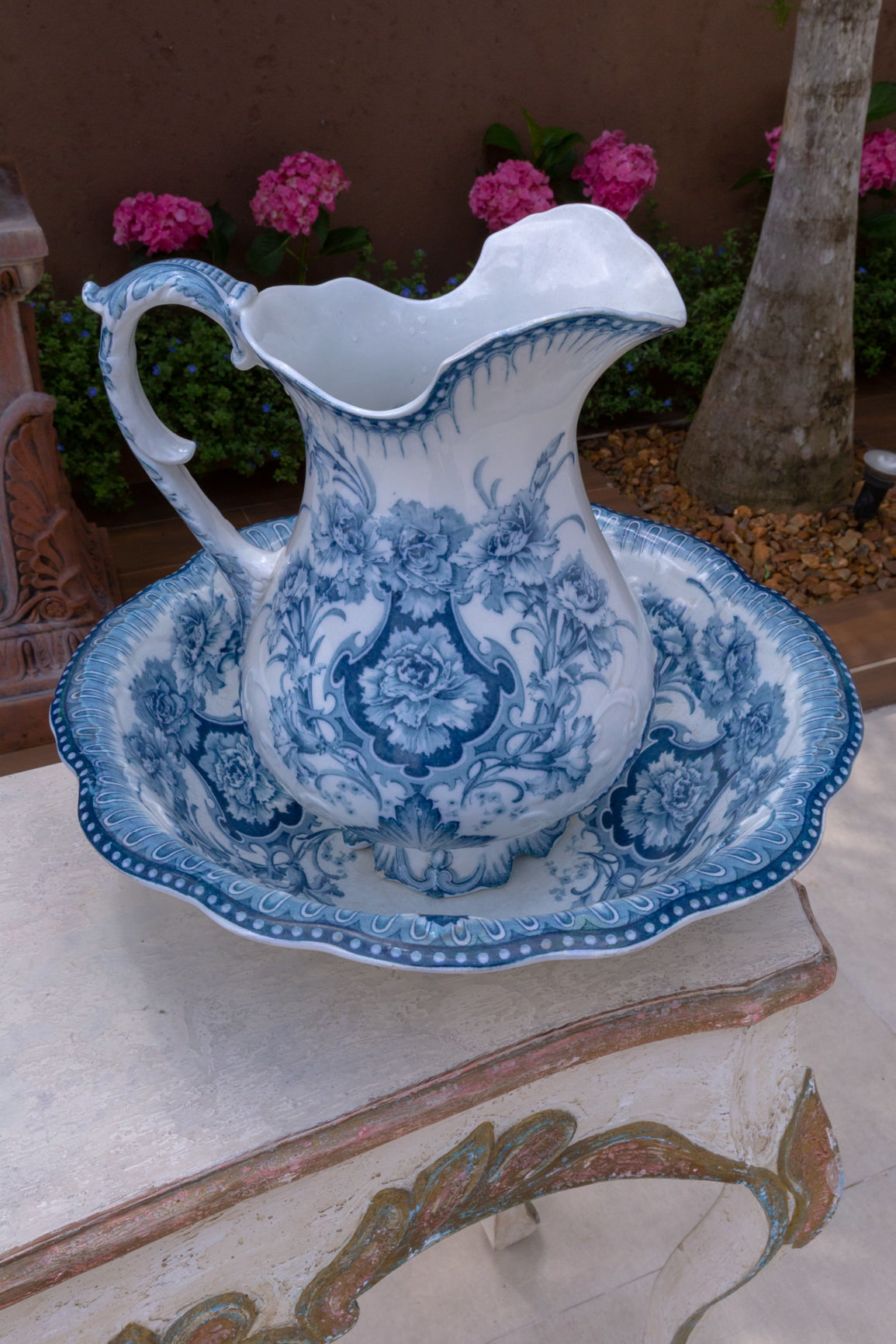 Louças azul para batismo