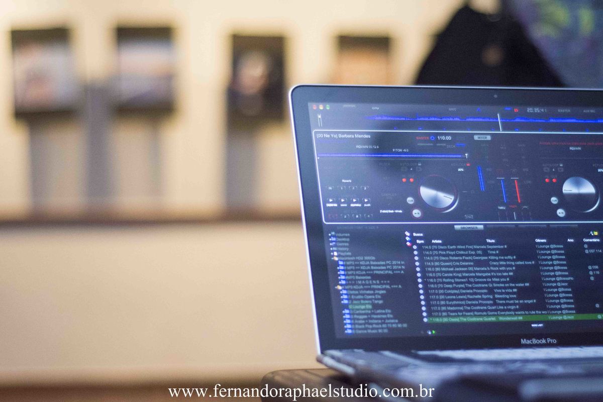 DJ Beto Karioca na exposição fotografica