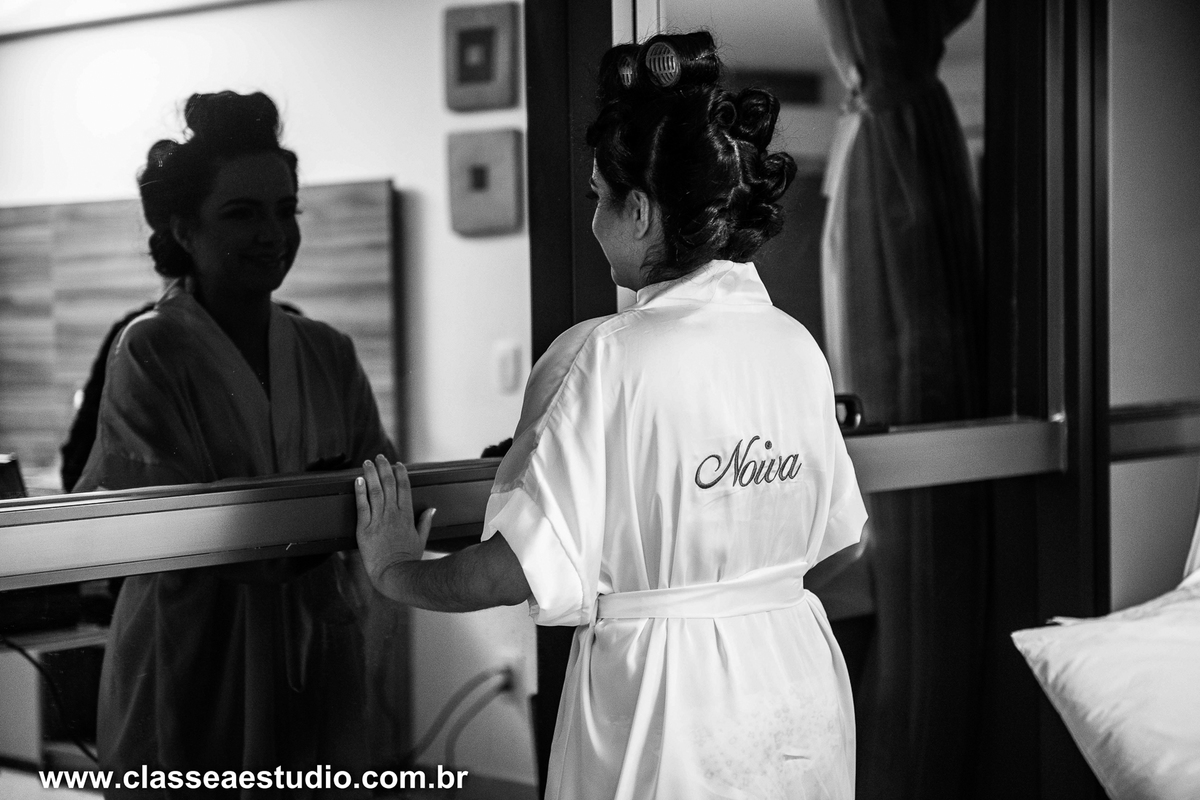 Foi lindo participar do casamento de Carlos e Fabiana.
Um casamento tão cheio de emoções e um casal muito querido.
Fizemos o making off no hotel Nobile na avenida boa viagem, a cerimonia foi realizada na linda e tradicional igreja dos