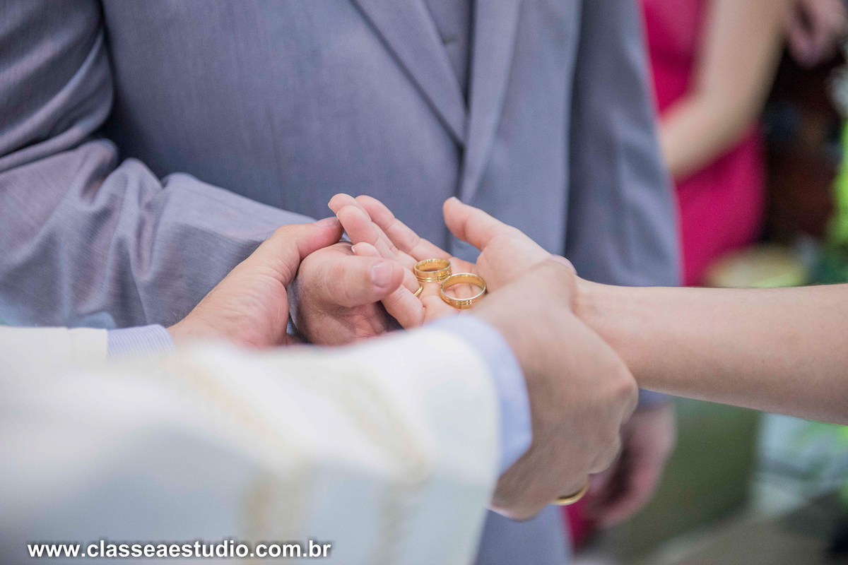 Foi lindo participar do casamento de Carlos e Fabiana.
Um casamento tão cheio de emoções e um casal muito querido.
Fizemos o making off no hotel Nobile na avenida boa viagem, a cerimonia foi realizada na linda e tradicional igreja dos