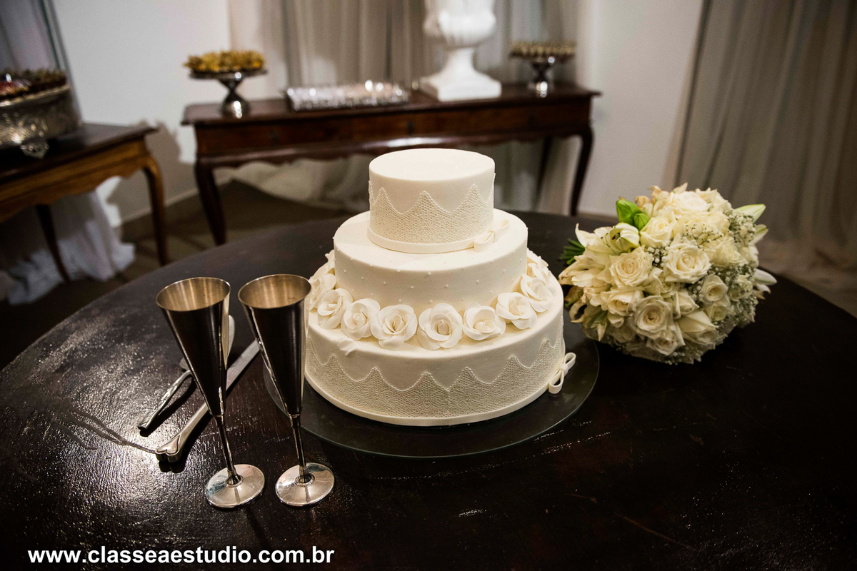 Foi lindo participar do casamento de Carlos e Fabiana.
Um casamento tão cheio de emoções e um casal muito querido.
Fizemos o making off no hotel Nobile na avenida boa viagem, a cerimonia foi realizada na linda e tradicional igreja dos