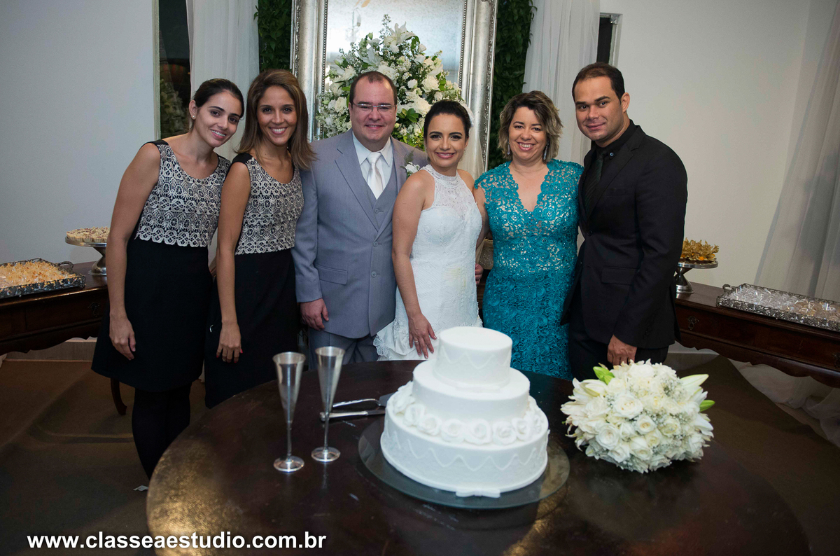 Foi lindo participar do casamento de Carlos e Fabiana.
Um casamento tão cheio de emoções e um casal muito querido.
Fizemos o making off no hotel Nobile na avenida boa viagem, a cerimonia foi realizada na linda e tradicional igreja dos