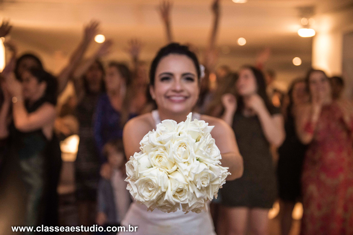 Foi lindo participar do casamento de Carlos e Fabiana.
Um casamento tão cheio de emoções e um casal muito querido.
Fizemos o making off no hotel Nobile na avenida boa viagem, a cerimonia foi realizada na linda e tradicional igreja dos