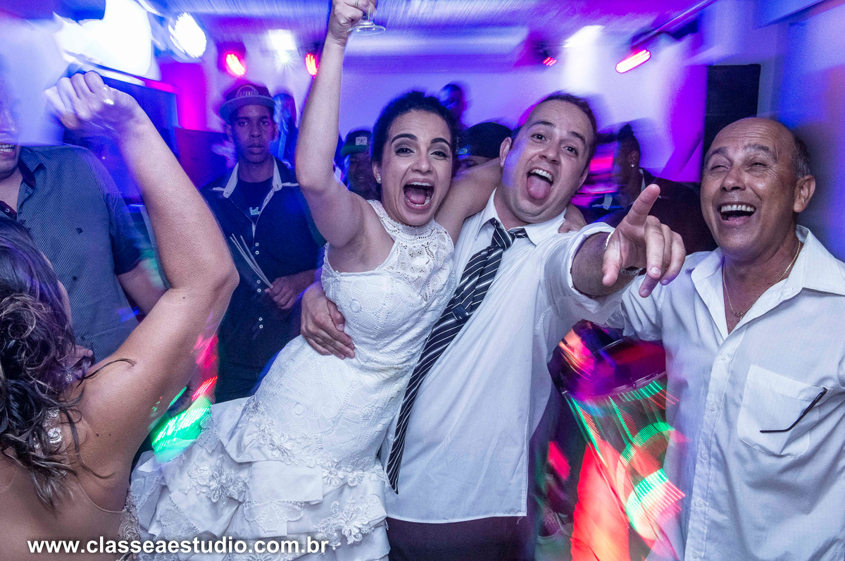 Foi lindo participar do casamento de Carlos e Fabiana.
Um casamento tão cheio de emoções e um casal muito querido.
Fizemos o making off no hotel Nobile na avenida boa viagem, a cerimonia foi realizada na linda e tradicional igreja dos