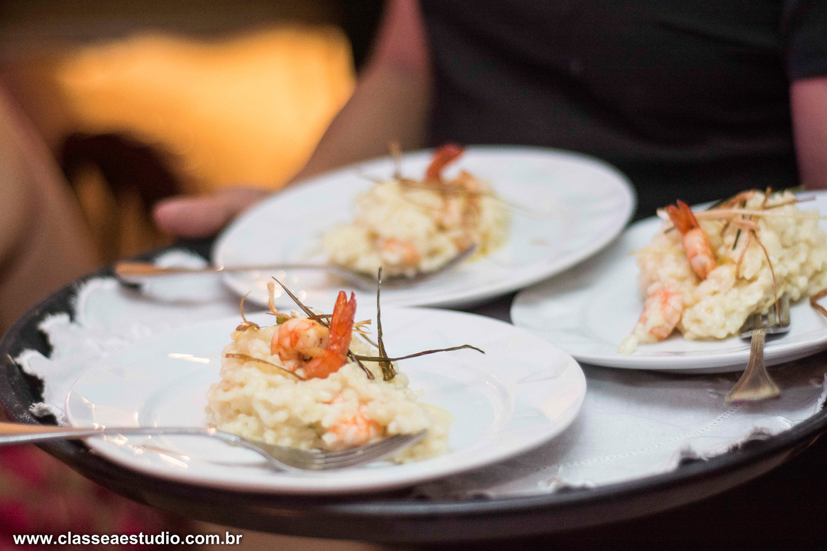 Foi lindo participar do casamento de Carlos e Fabiana.
Um casamento tão cheio de emoções e um casal muito querido.
Fizemos o making off no hotel Nobile na avenida boa viagem, a cerimonia foi realizada na linda e tradicional igreja dos