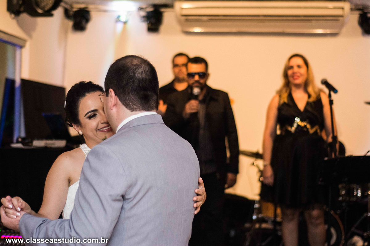 Foi lindo participar do casamento de Carlos e Fabiana.
Um casamento tão cheio de emoções e um casal muito querido.
Fizemos o making off no hotel Nobile na avenida boa viagem, a cerimonia foi realizada na linda e tradicional igreja dos