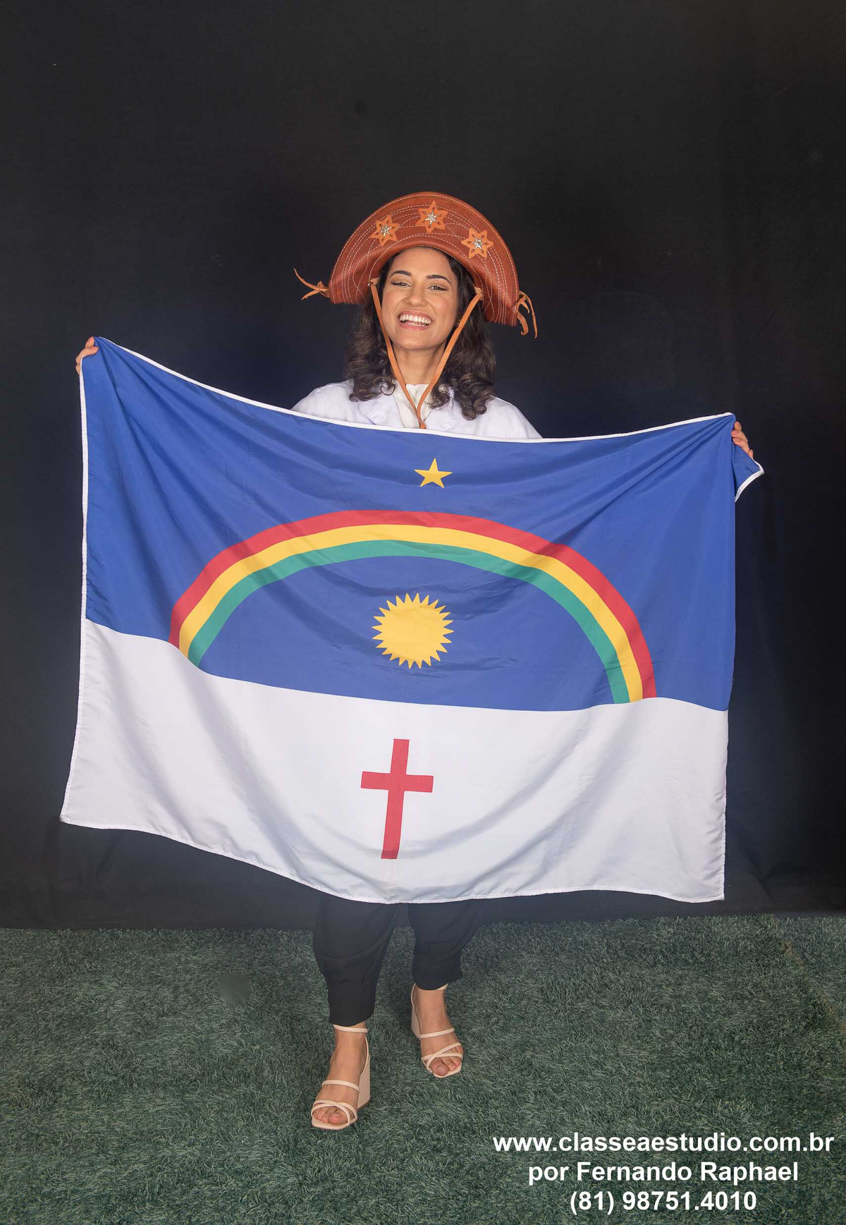 Ensaio fotográfico de formandos em estúdio fotográfico.