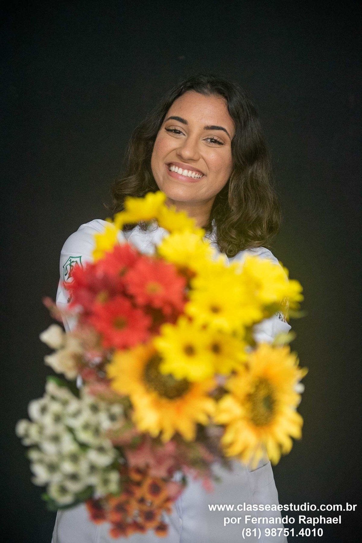 Fotos de formandos no estúdio fotográfico.