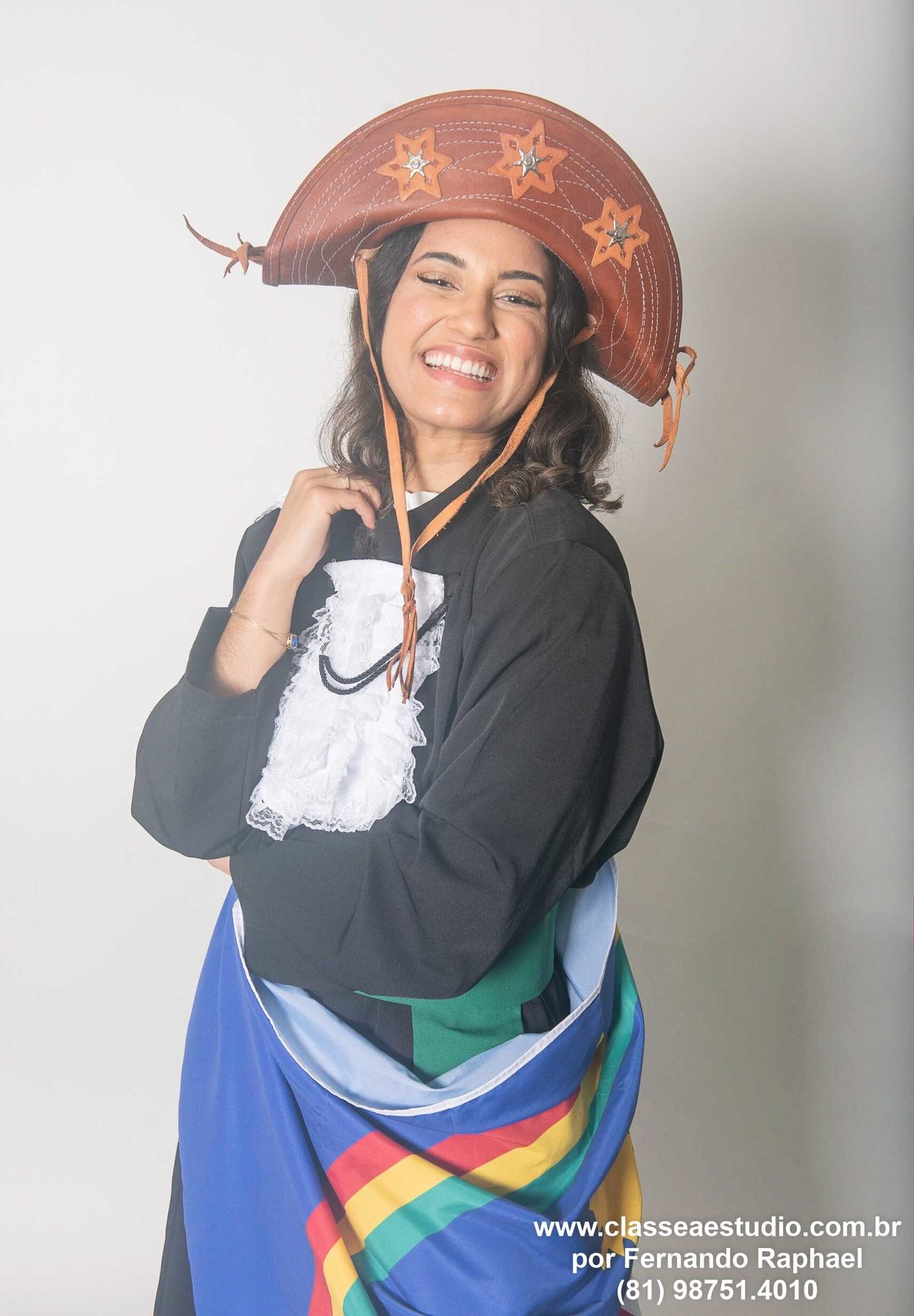 Ensaio fotográfico de formandos em estúdio fotográfico.