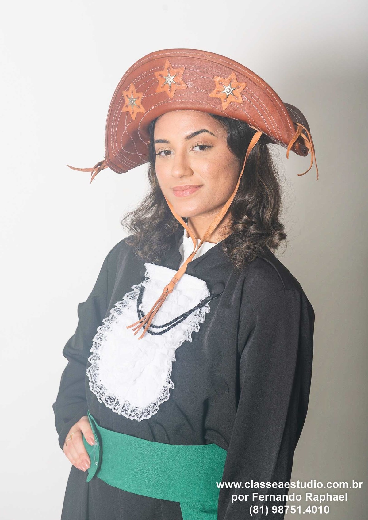 Ensaio fotográfico de formandos em estúdio fotográfico.