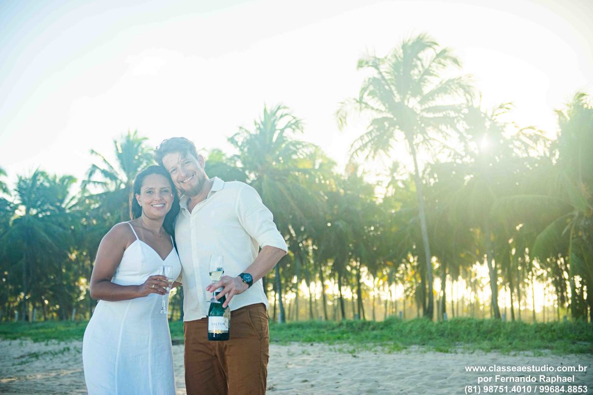 Ensaio fotográfico de casal na praia do Paiva.