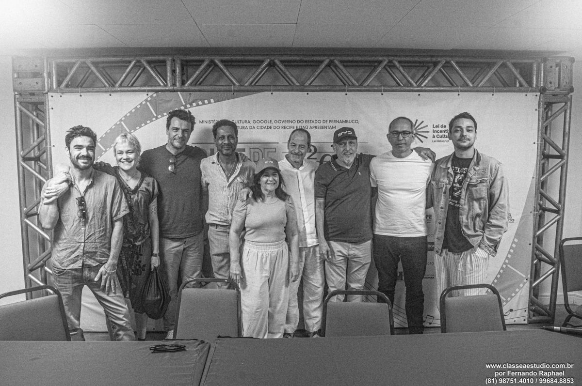 Caio Blat, Eduardo Sterblich, Edson Celulari, Luisa Arraes, Luis Miranda, Rodrigo Lombard, Guel Arraes, Tânia Alves, Dan Stulbach, Carol Castro, Helena Ranaldi, Alfredo Bertini, Sandra Bertini