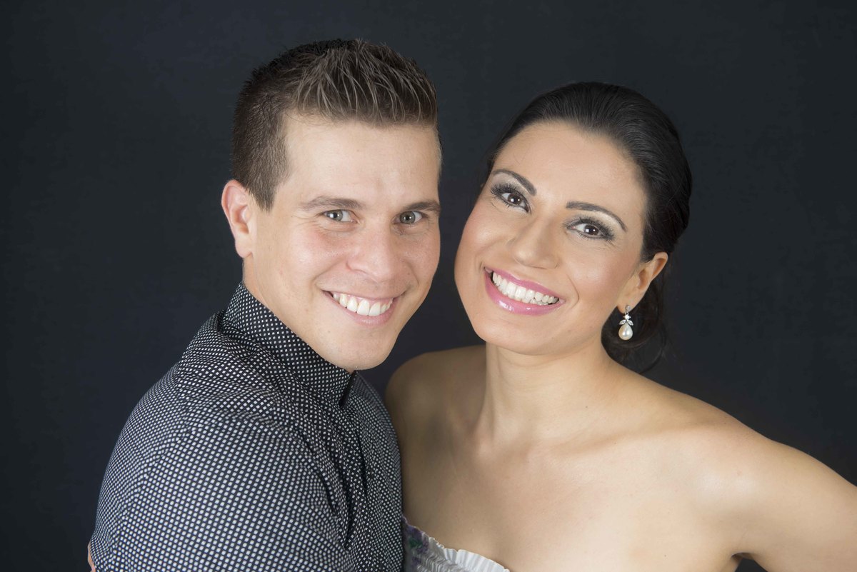 Fotos publicitárias para campanha de outdoor do maquiador Carlos Pacheco,
Estrelada pela jornalista Nadya Alencar da Band,
Fotos e tratamento de imagem: Fernando Raphael e Fabiana Schreiner (Classe A Estúdio), 
Maquiagem e cabelo: Carlos Pac