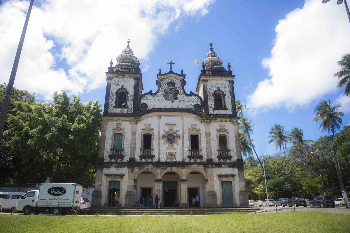 casamento de Tiago & Mércia, making off no hotel Dorisol, cerimonia e recepção na igreja dos Montes Guararapes, Fernando Raphael, Fabiana Schreiner, Classe A Estúdio, Cerimonial Requinte, cerimonial Evandra bento,
Buffet: C