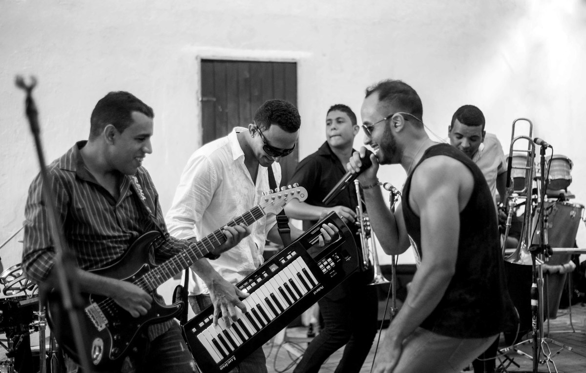 Classe A Estudio Fotografico; casamento; casamentos e eventos; cerimonial requinte; clip de casamento; estudio fotografico; evandra bento; fernando raphael estudio fotografico; filmagem de casamento; foto e filmagem de casamento; foto e video de casamento