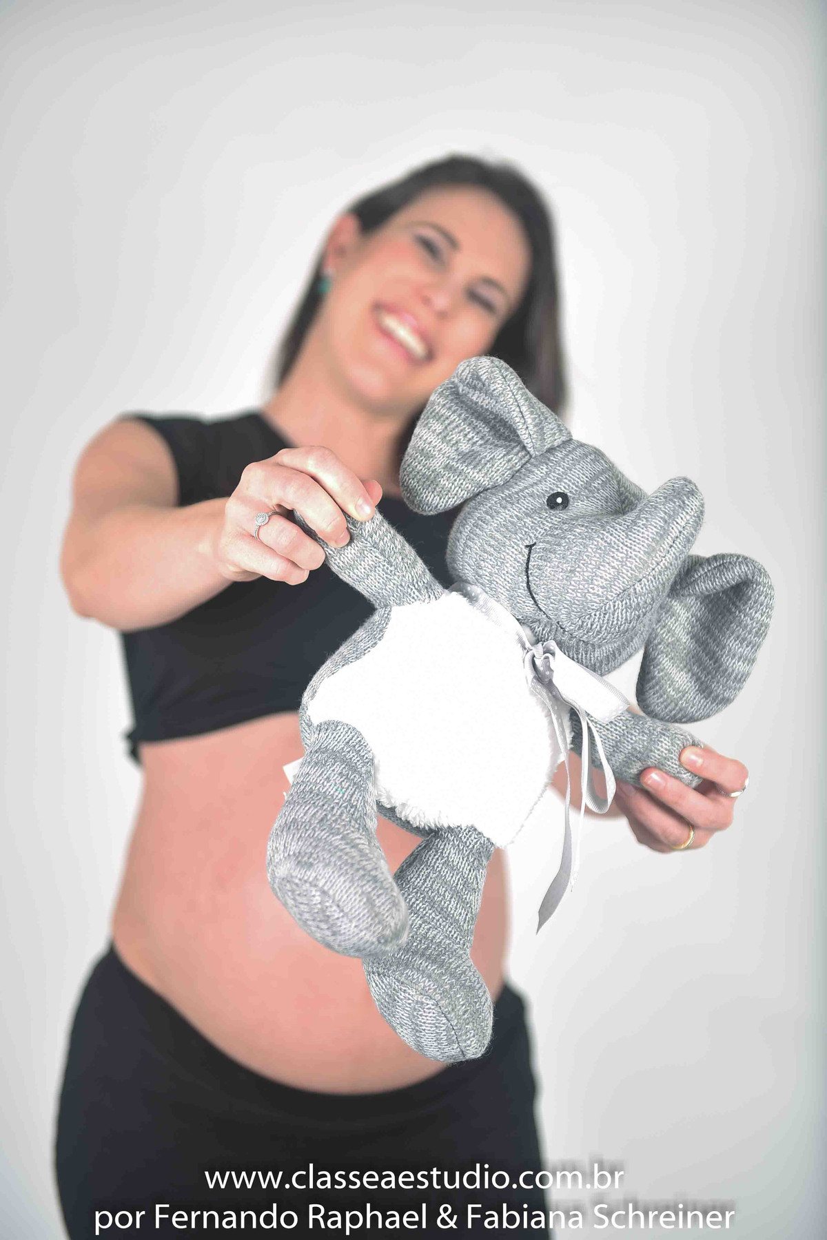 ensaio fotográfico de gestante no estúdio fotográfico