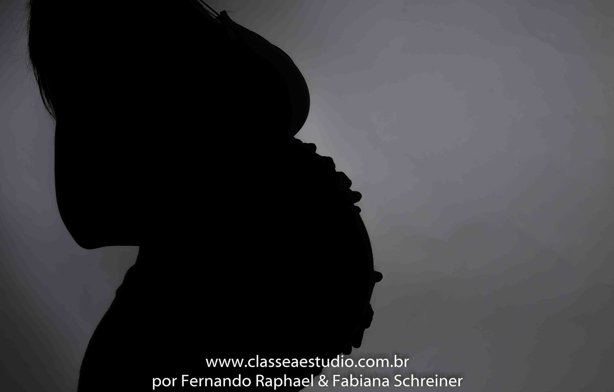 ensaio fotográfico de gravida em estúdio fotográfico