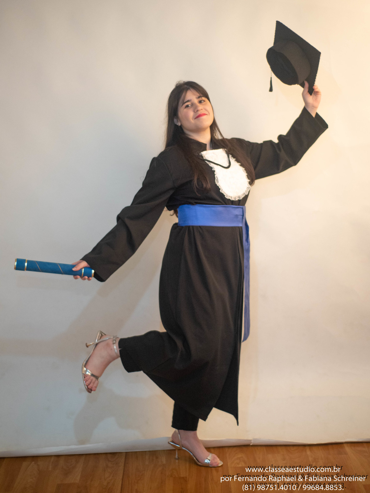 Fotos de formandos no estúdio fotográfico.