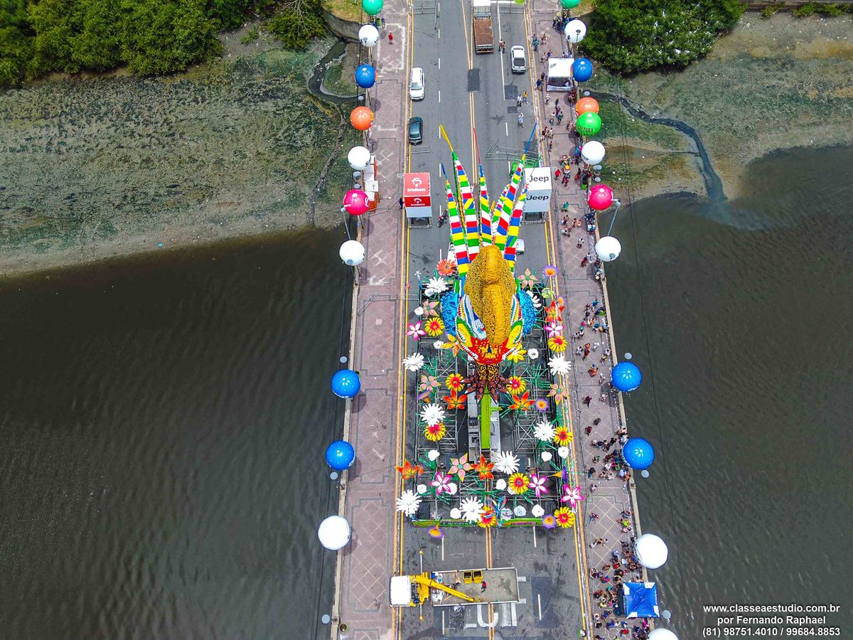 foto aérea no Galo da Madrugada
