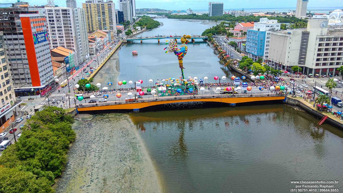 foto aérea no Galo da Madrugada