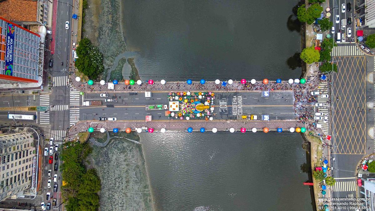 foto aérea no Galo da Madrugada