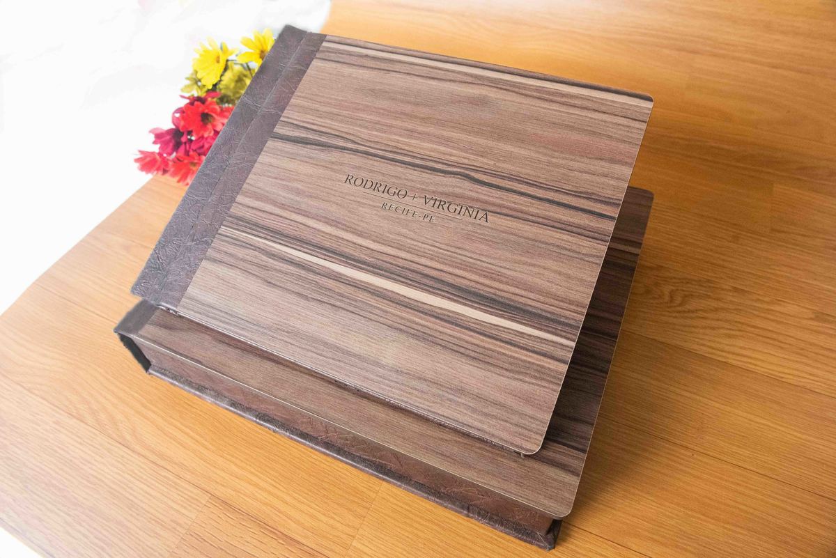 Álbuns fotográficos para casamento com capa de madeira em recife