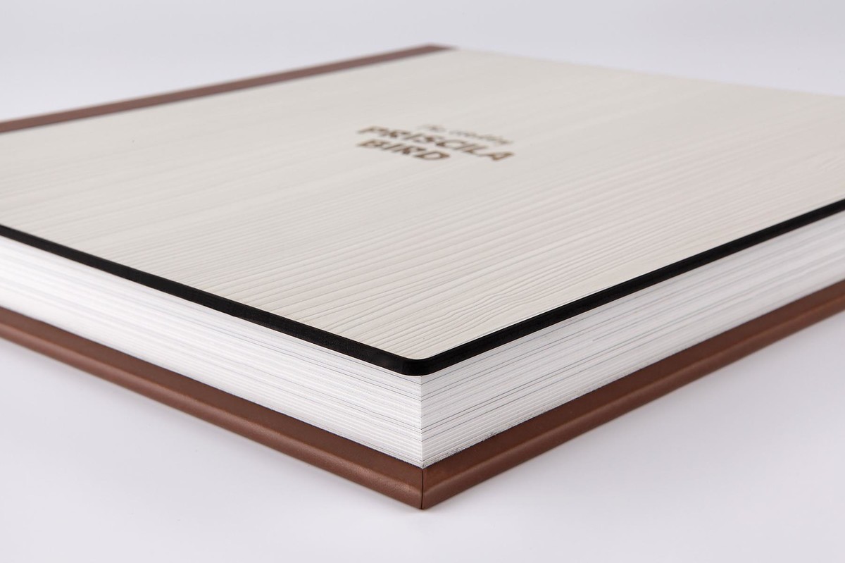 Álbuns fotográficos para casamento com capa de madeira maravilhosos