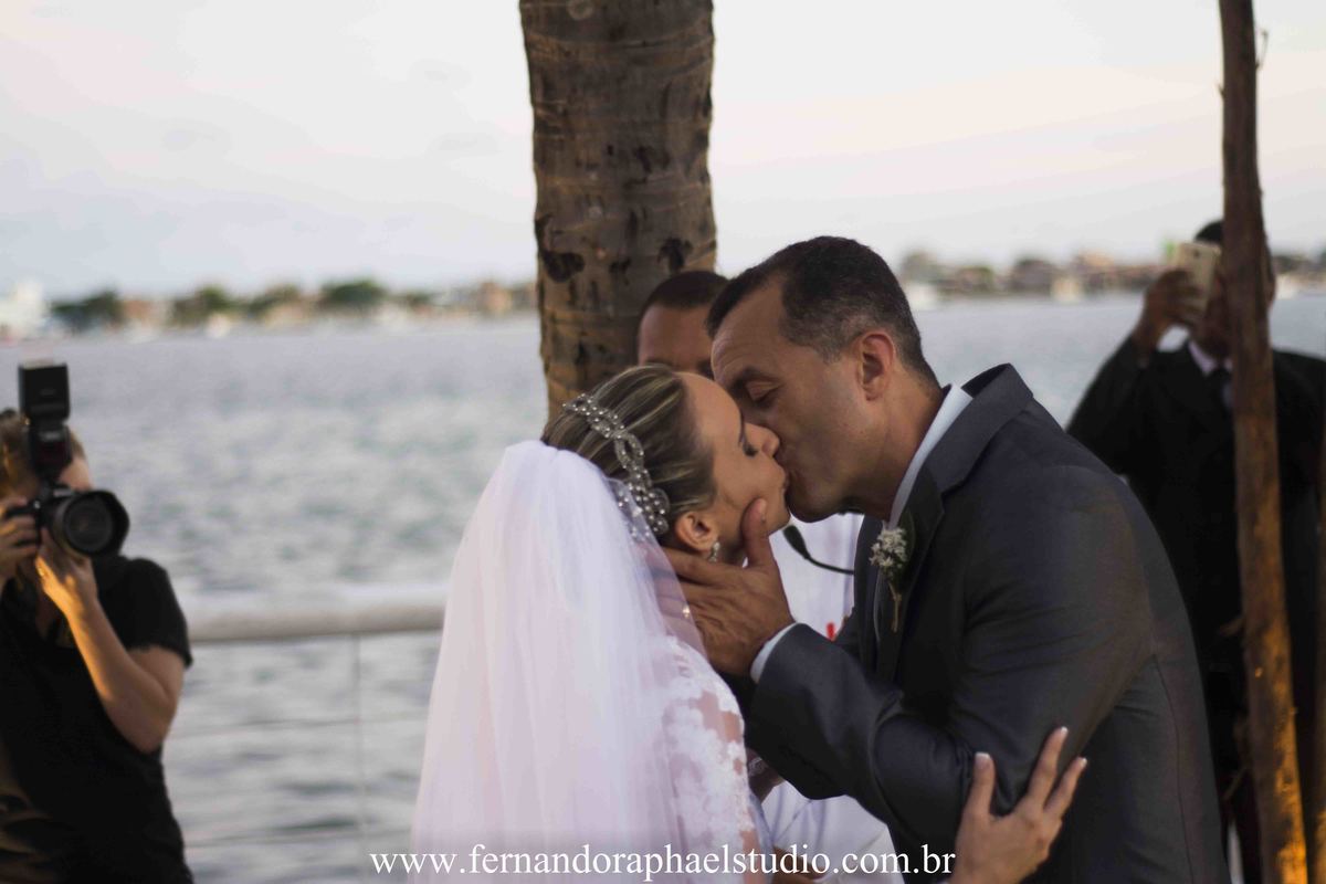 Classe A Estudio Fotografico; casamento; casamento na beira mar; casamento na praia; casamento no catamarã; casamentos e eventos; casamentos fotografia; casamentos fotografos; cerimonial gisele carneiro; clip de casamento; decoracao andrea medeiros