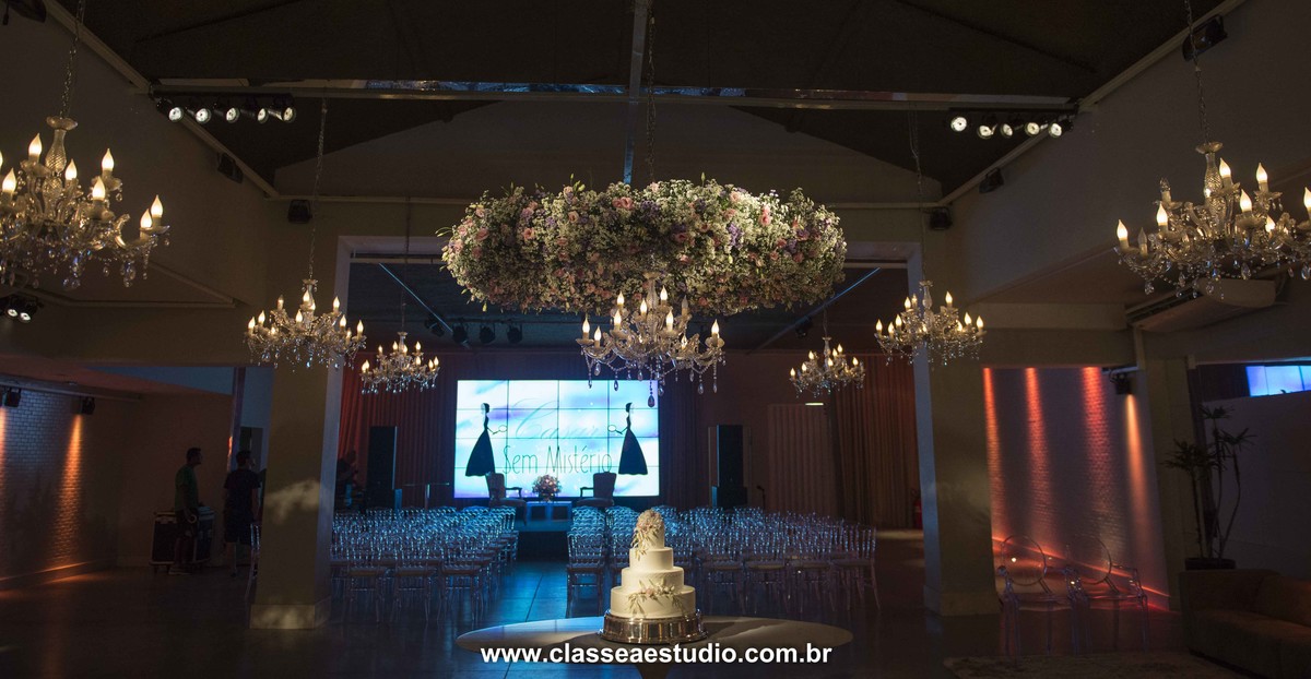 Bolo de casamento de ana izabel no buffet La Salle.