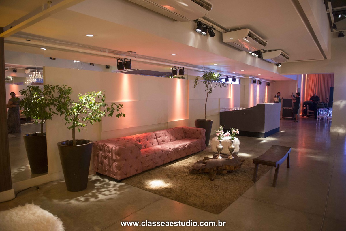 Decoração de casamento por Nita Rocha decorações no buffet La Salle.