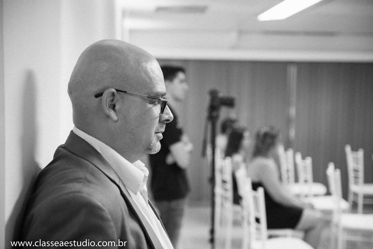 Palestra para noivas na Ferreira Costa com reverendo Markos Leal