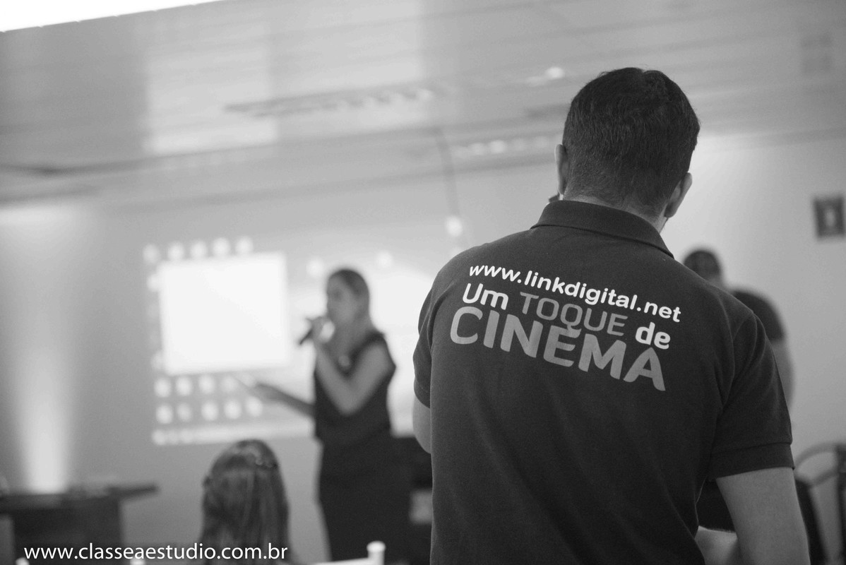 Palestra para noivas na Ferreira Costa sobre casamentos com a link digital filmes