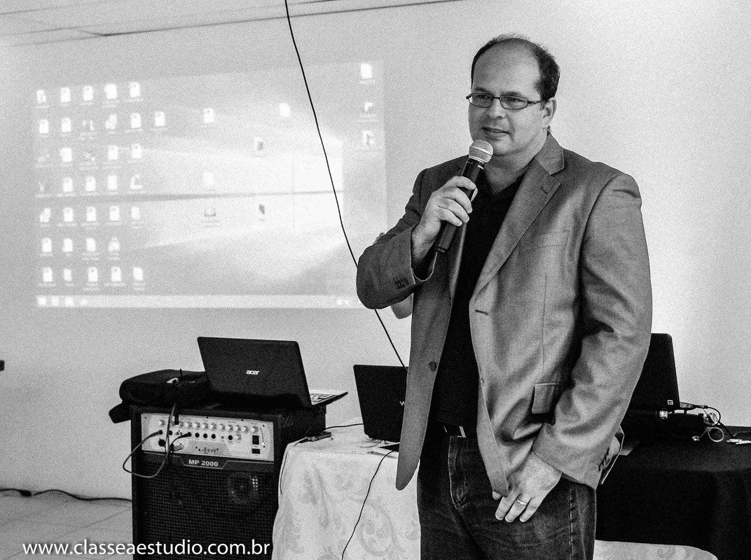 Palestra para noivas na Ferreira Costa com fotografo de casamentos Fernando Raphael