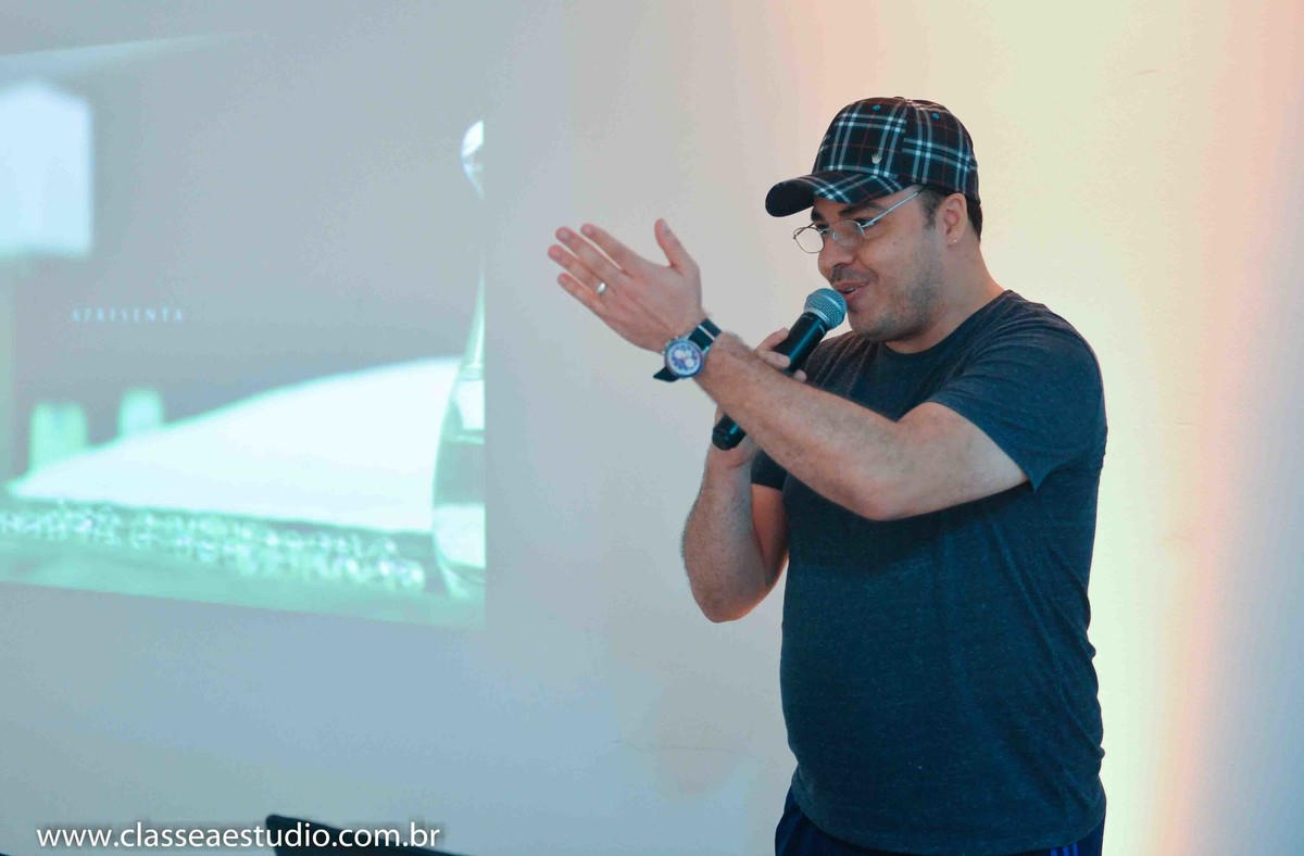 Palestra para noivas na Ferreira Costa com o djs de casamentos Beto Karioca