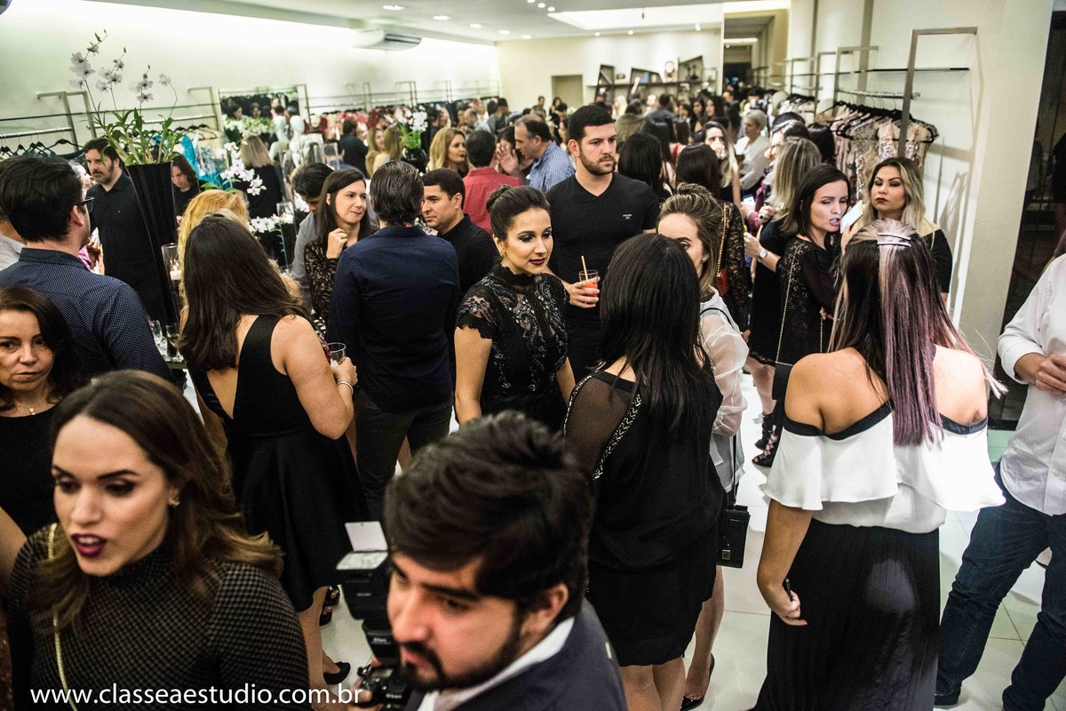 Fotógrafos de eventos sociais na loja Empório HD.