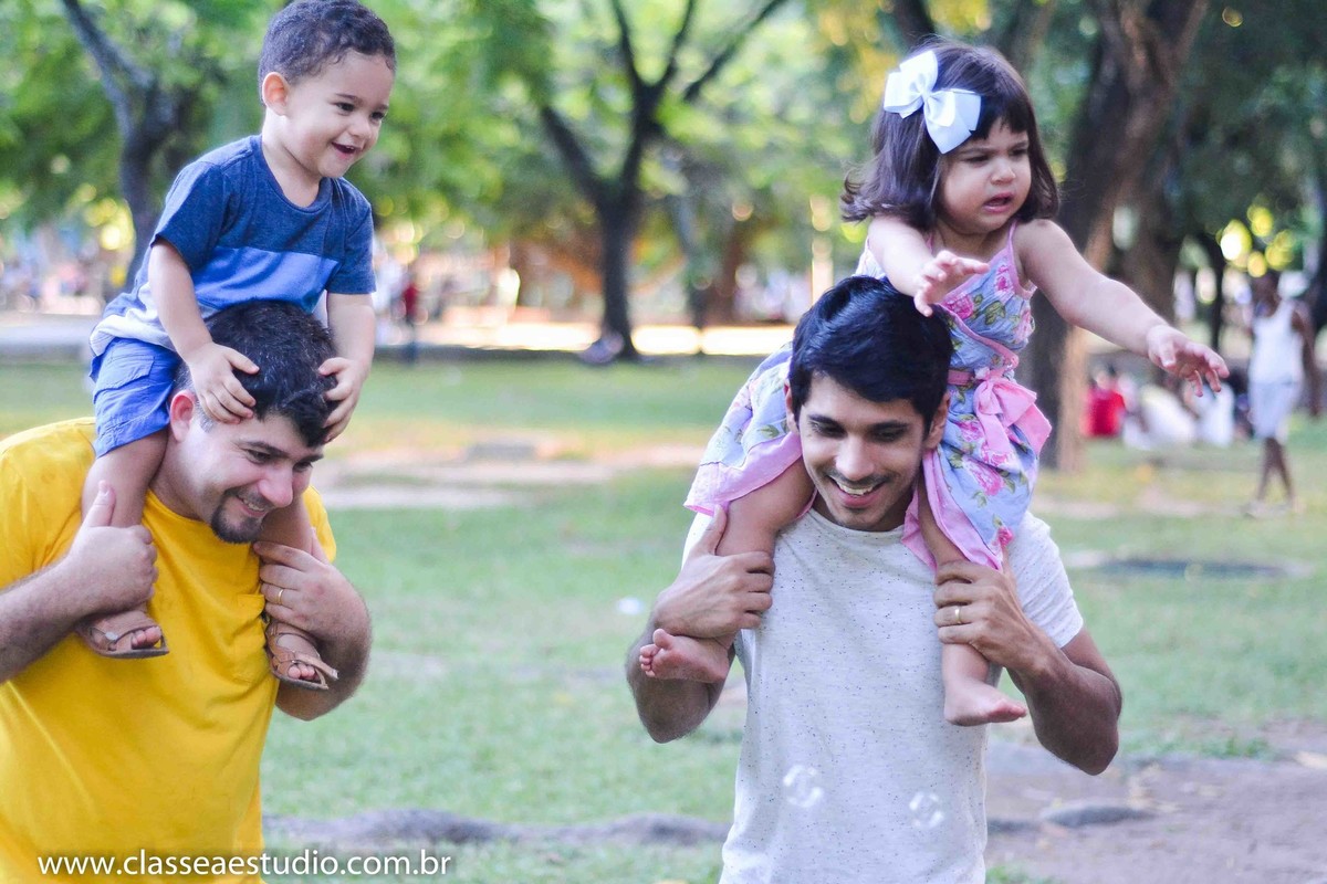 book fotográfico de família no parque