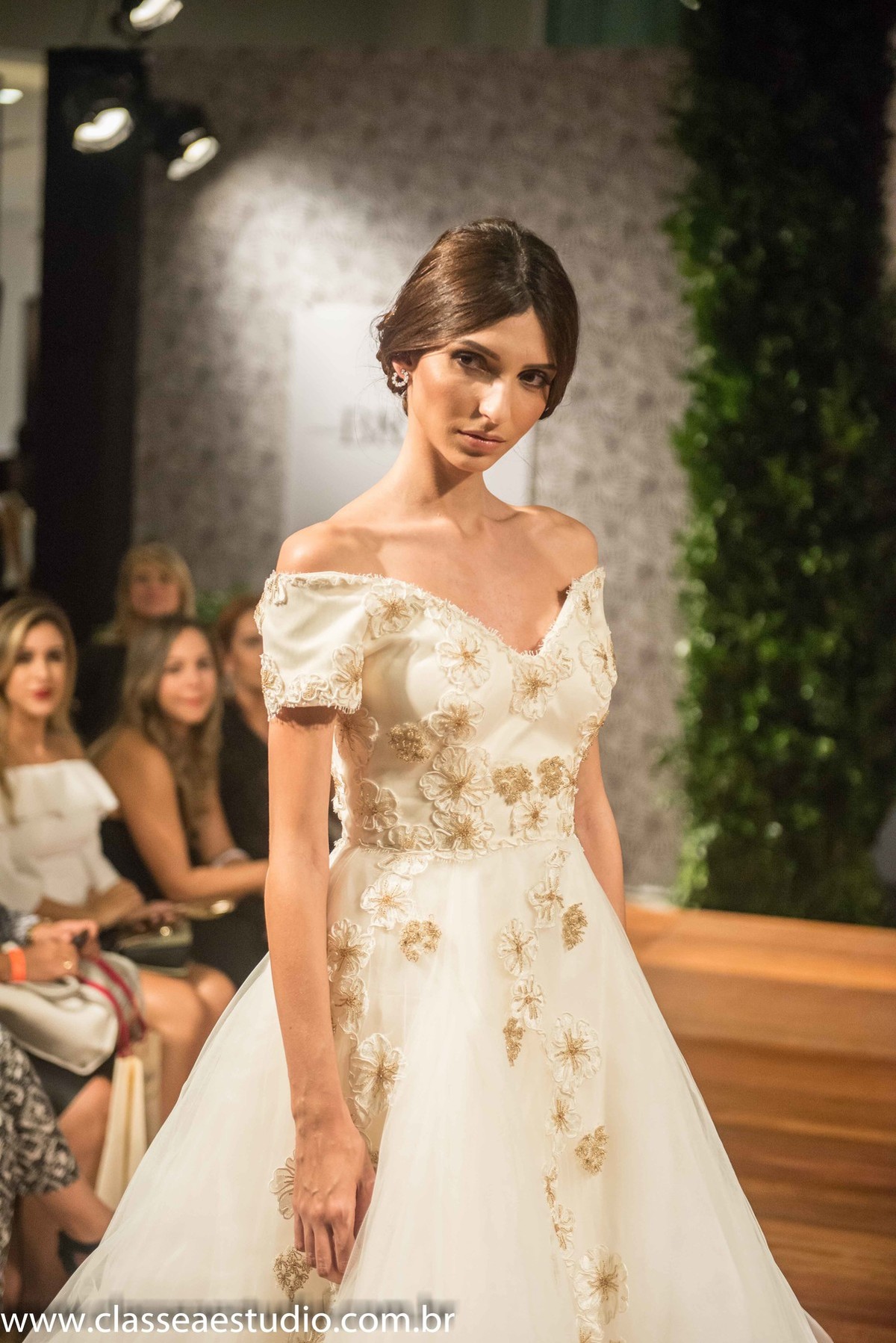 A Maison por Mary Mansur