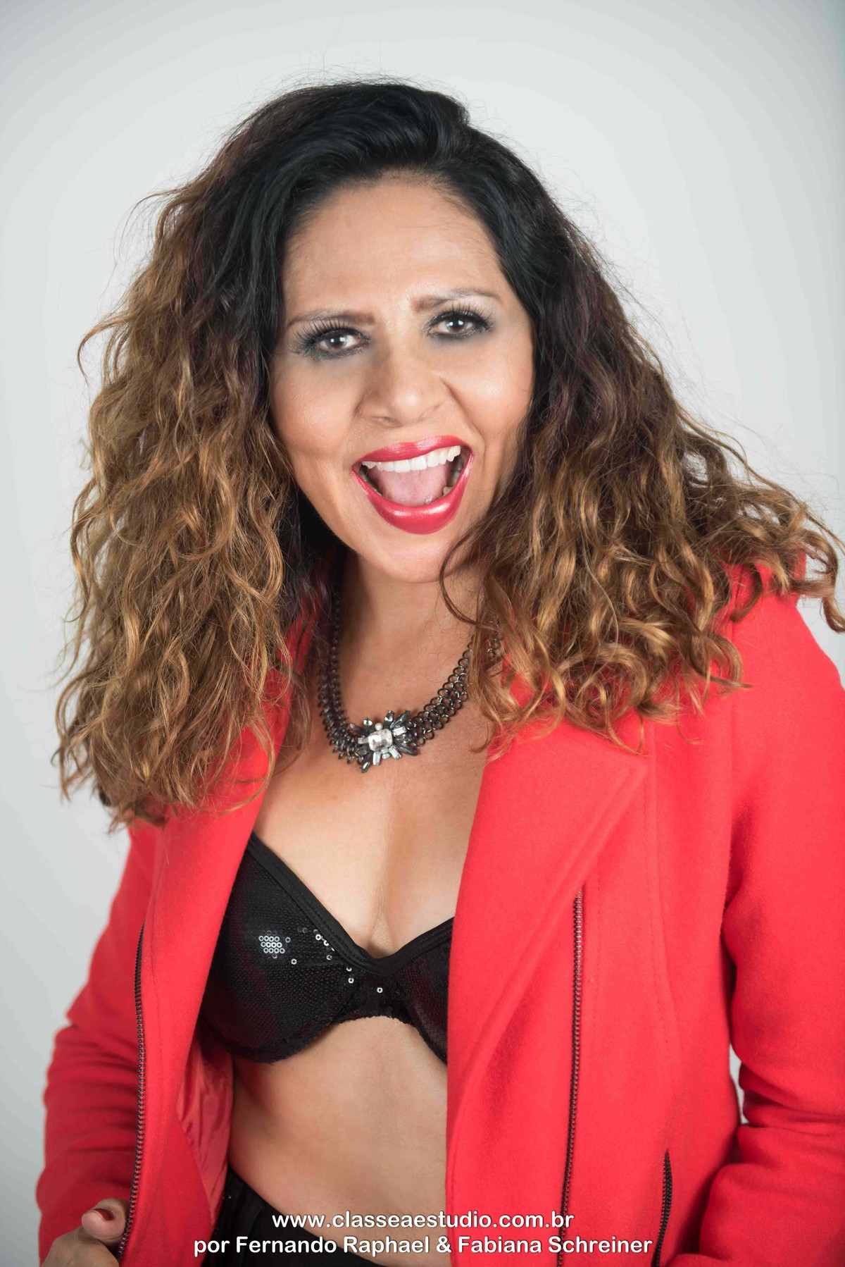 cantora Cristina Amaral